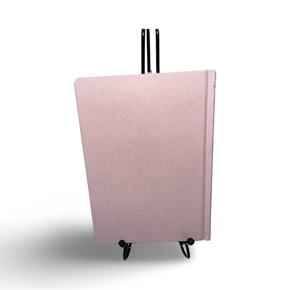 The Little Dictionary of Fashion by Christian Dior: Accent Book: Table Read - Picture 2 of 4